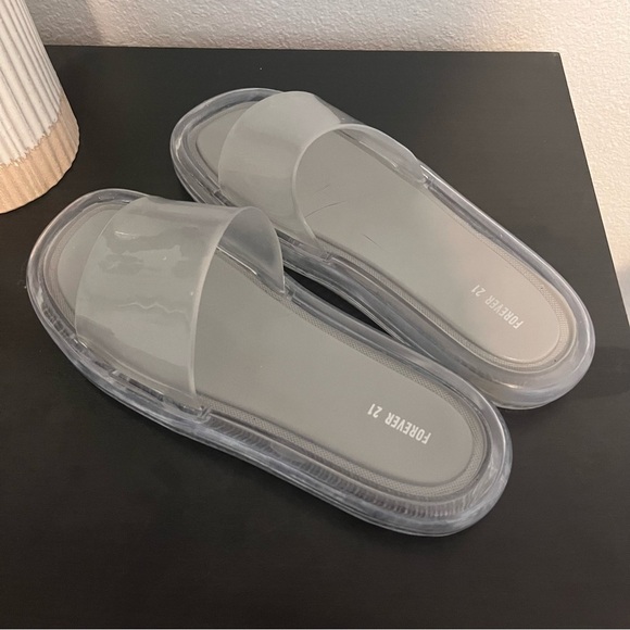 Forever 21 Gray Jelly Slip-On Sandals Size 10 - Picture 1 of 4